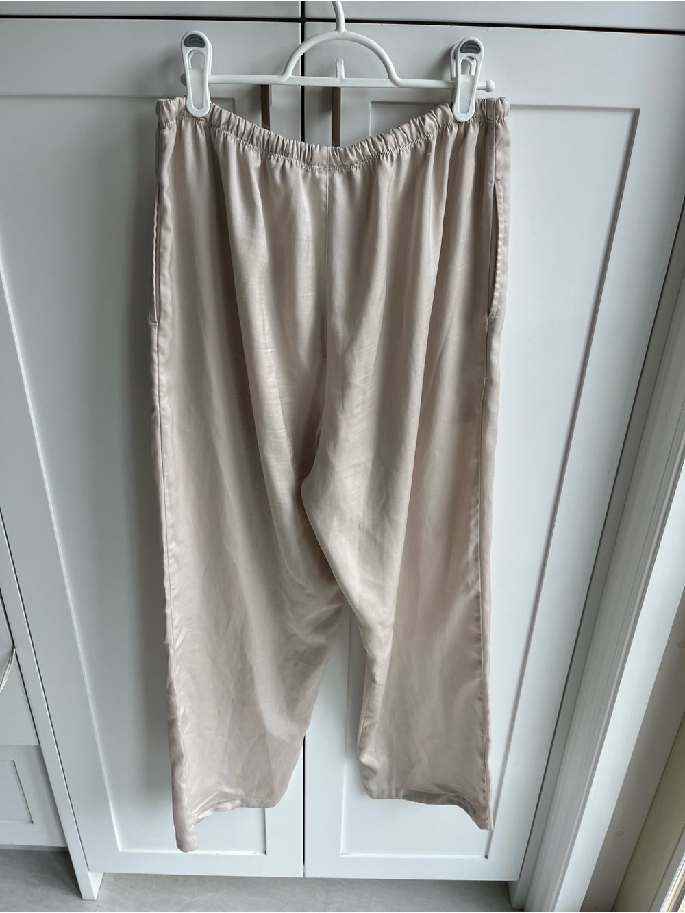 Uniqlo Satin Pants - Picture 3 of 5